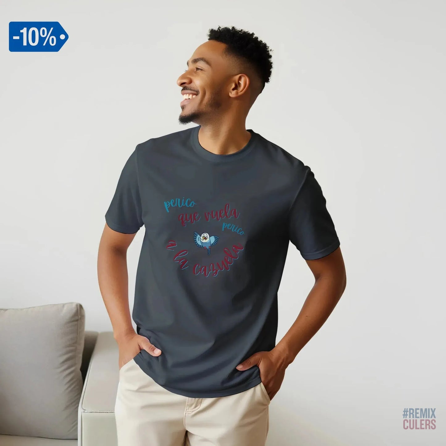 Camiseta unisex - PERICO QUE... Gris oscuro – Print Material merch FCB Barça culer culers blaugrana español perico rival futbol | remixculers